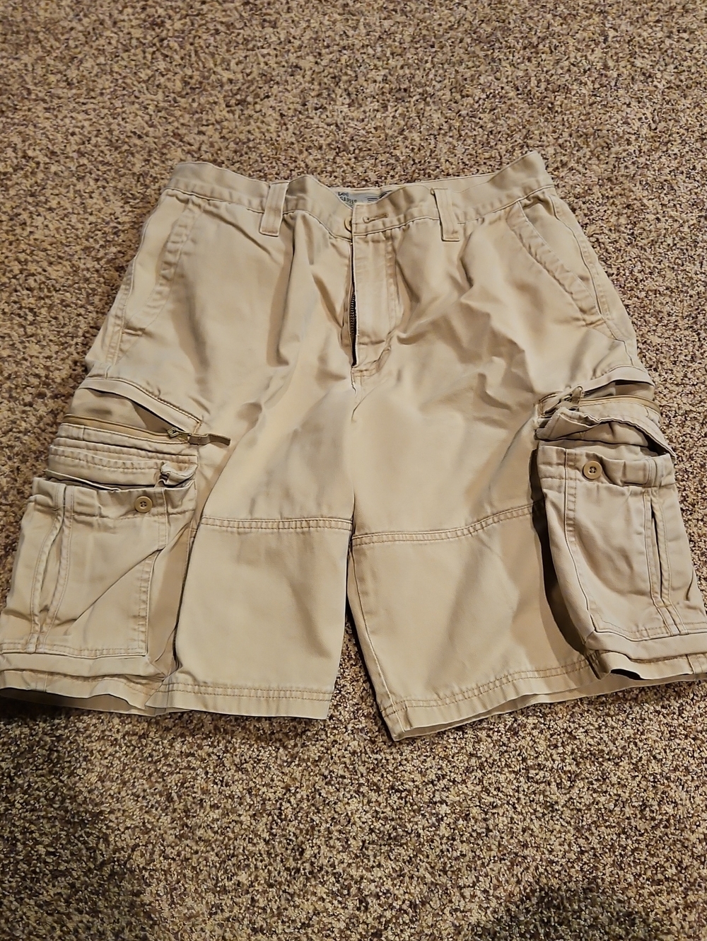 Lee Khaki Cargo Shorts with Utility Pockets